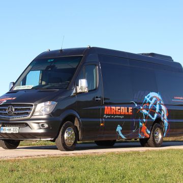 Najem minibusa s šoferjem za 30 oseb